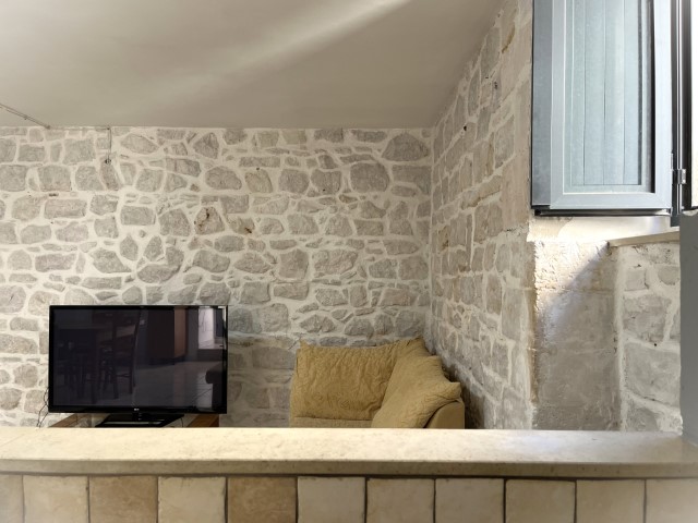 Image No.12-2 Bed House for sale