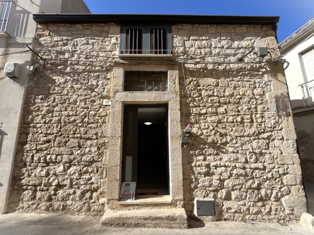 Image No.2-2 Bed House for sale