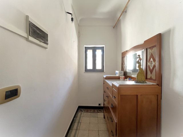 Image No.32-2 Bed House for sale
