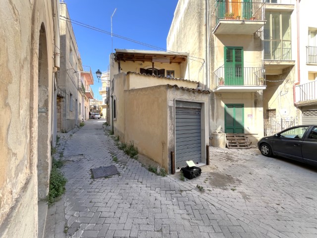 Image No.47-2 Bed House for sale