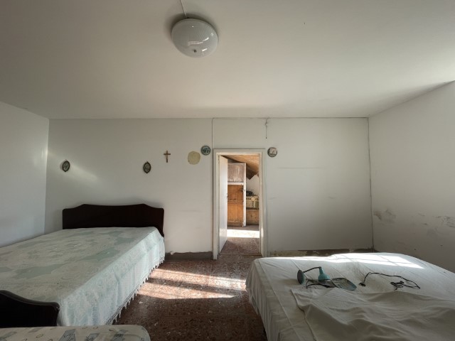 Image No.12-2 Bed Property for sale