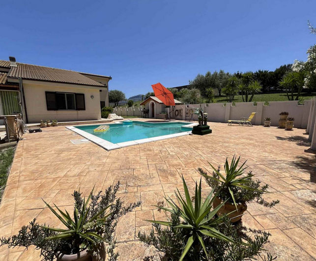 Image No.38-4 Bed Villa for sale