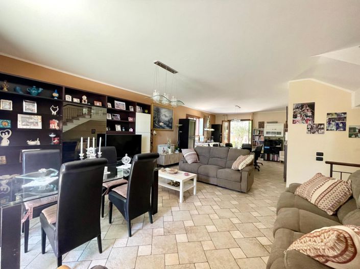 Image No.8-3 Bed Villa for sale