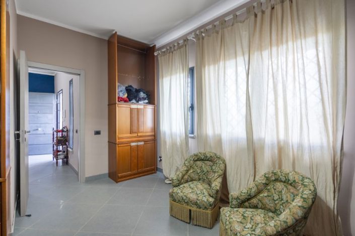 Image No.11-2 Bed Villa for sale