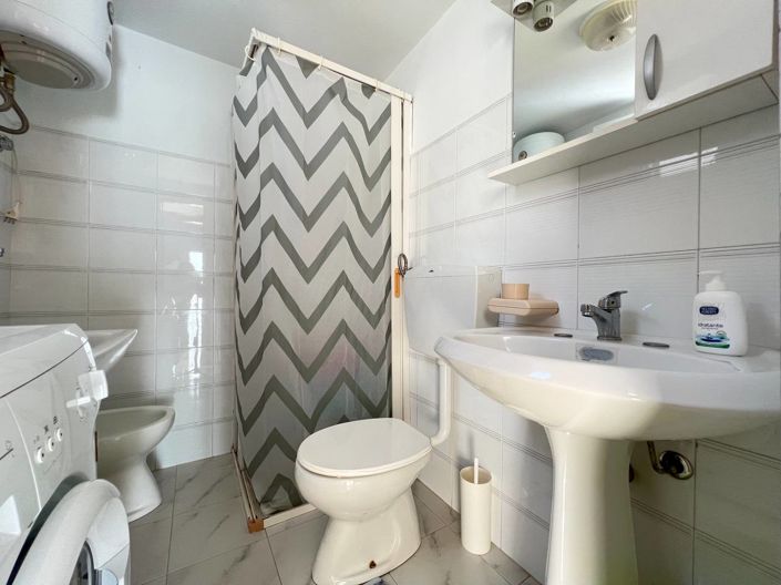 Image No.11-2 Bed House for sale