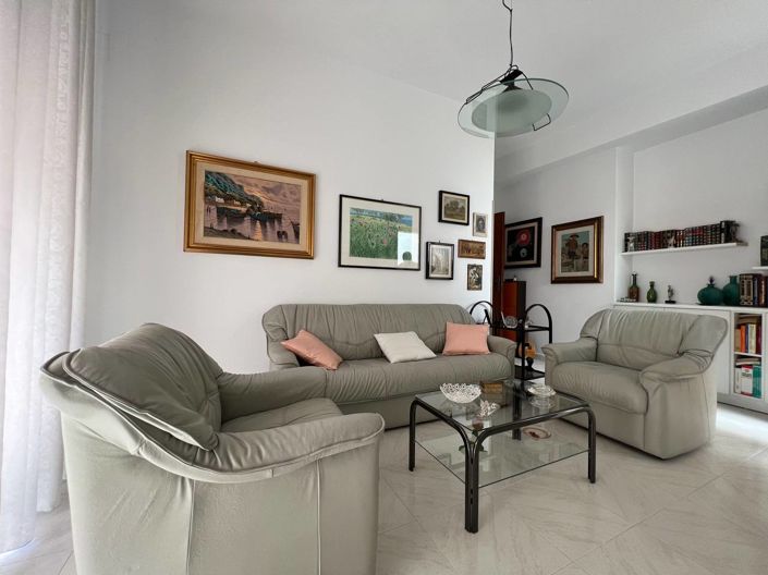 Image No.16-2 Bed House for sale