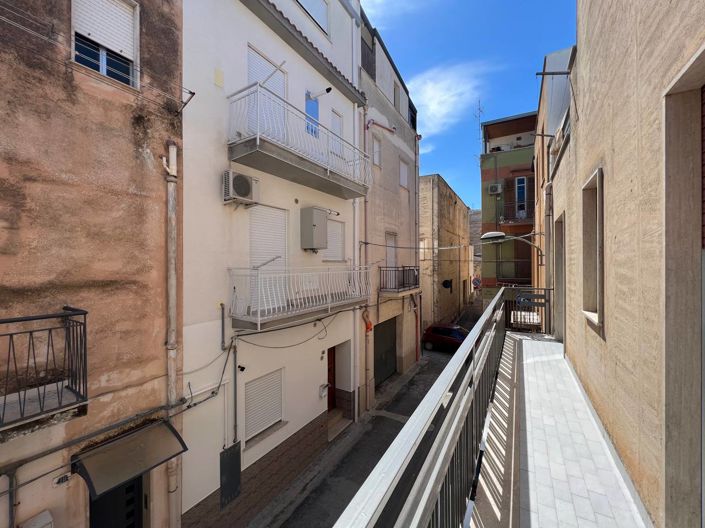 Image No.19-2 Bed House for sale