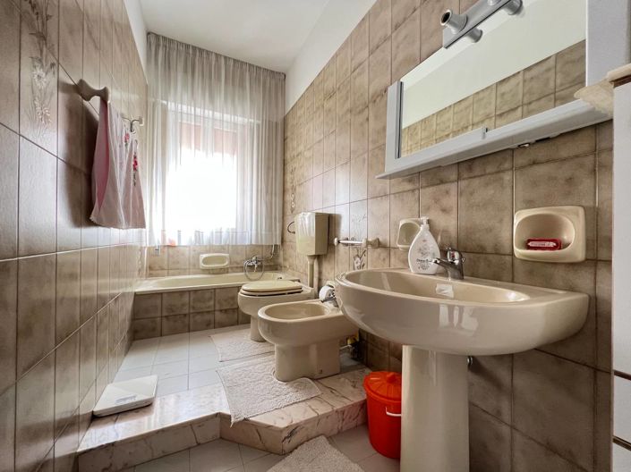 Image No.21-2 Bed House for sale