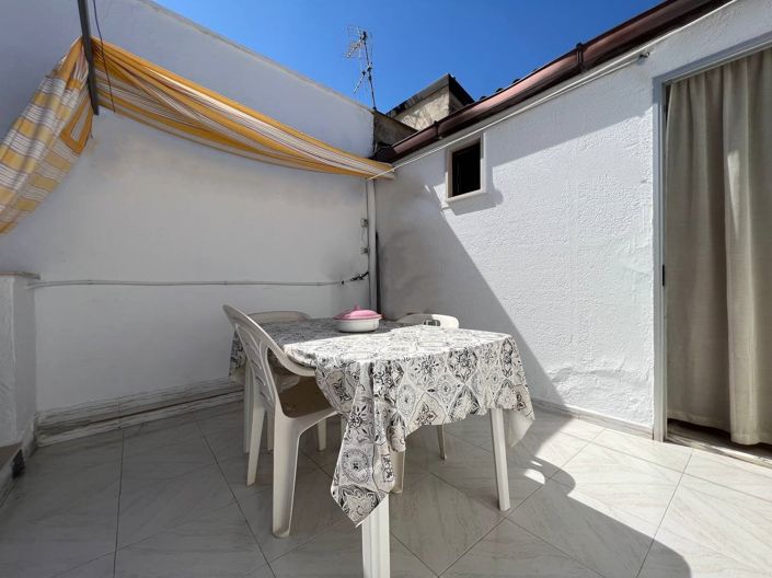 Image No.26-2 Bed House for sale