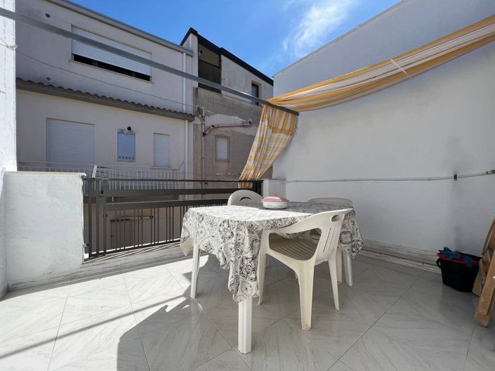 Image No.27-2 Bed House for sale