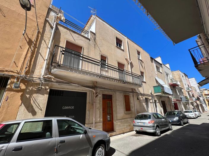 Image No.4-2 Bed House for sale