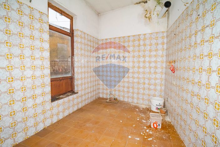 Image No.13-2 Bed House for sale