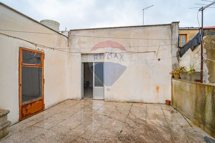 Image No.19-2 Bed House for sale