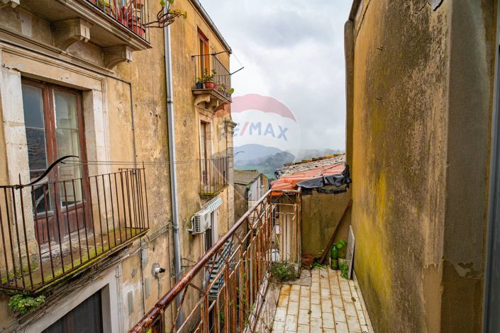 Image No.7-2 Bed House for sale