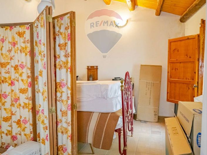 Image No.14-1 Bed House for sale