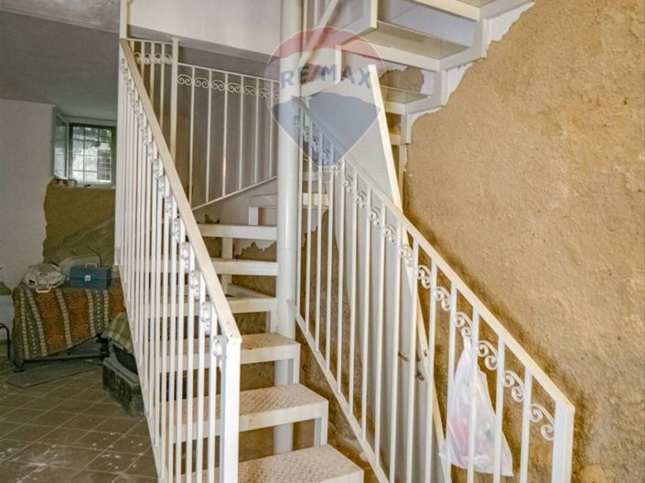 Image No.19-1 Bed House for sale