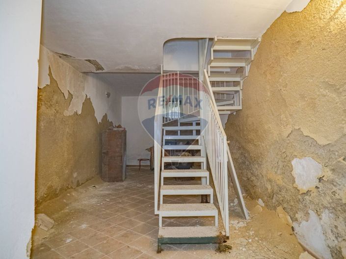 Image No.20-1 Bed House for sale