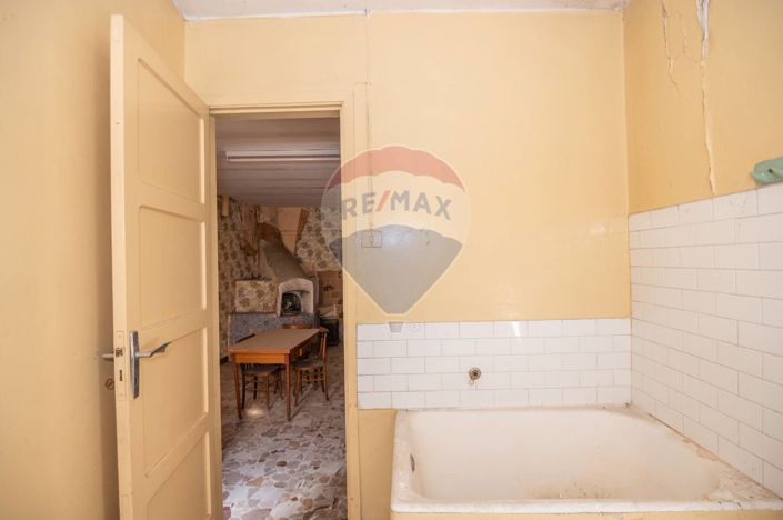 Image No.13-2 Bed House for sale