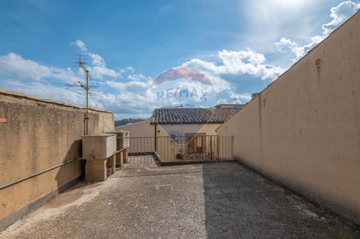 Image No.23-2 Bed House for sale