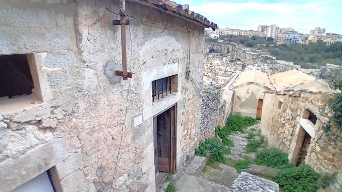 Image No.2-1 Bed House for sale