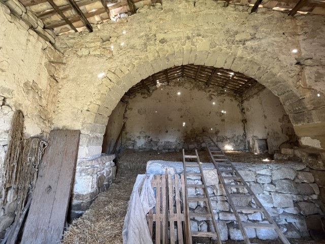 Image No.17-5 Bed Property for sale