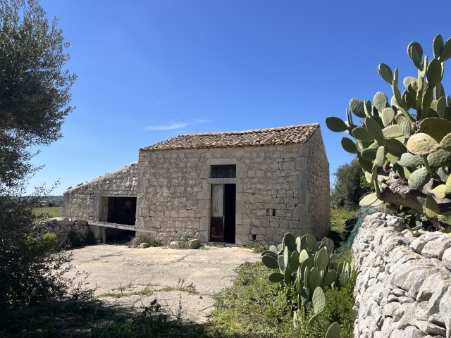 Image No.25-5 Bed Property for sale