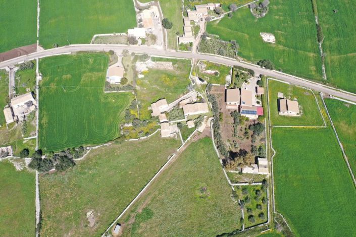 Image No.3-5 Bed Property for sale