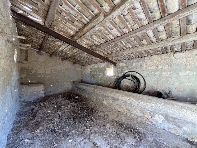 Image No.28-5 Bed Property for sale