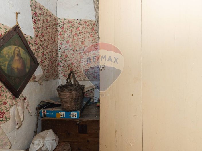 Image No.17-2 Bed House for sale