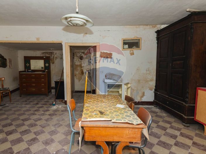 Image No.7-2 Bed House for sale