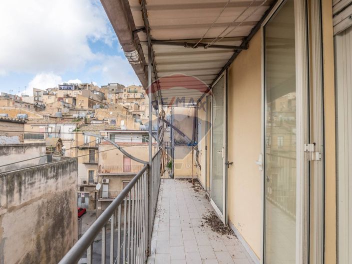 Image No.20-2 Bed Apartment for sale