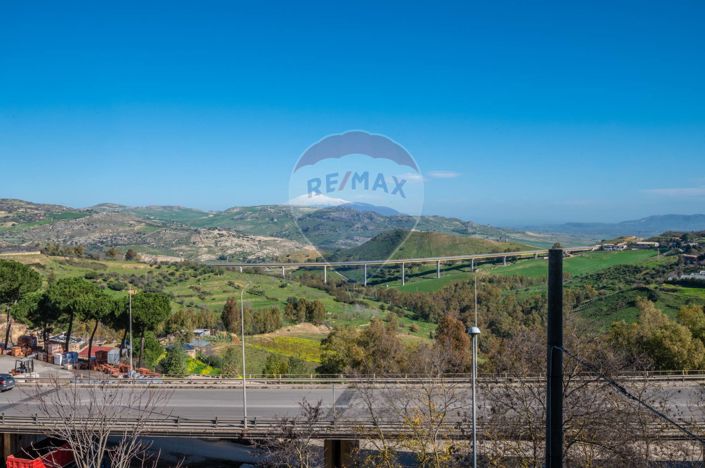 Image No.20-2 Bed Apartment for sale