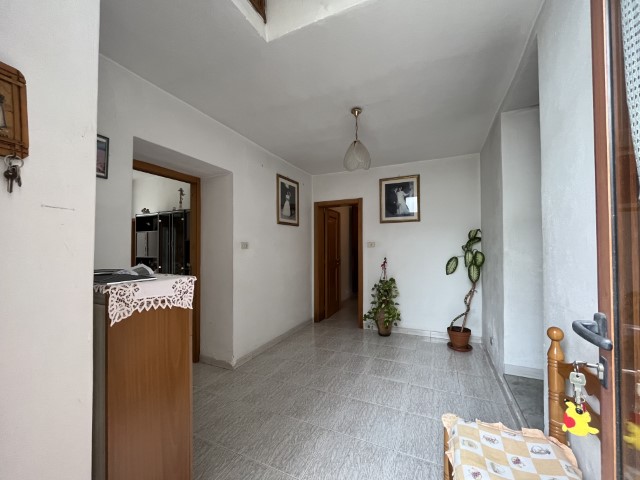 Image No.12-1 Bed House for sale