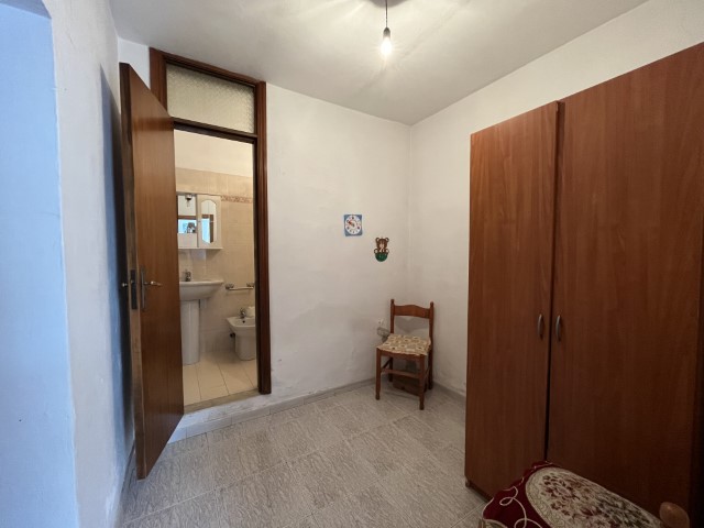 Image No.18-1 Bed House for sale