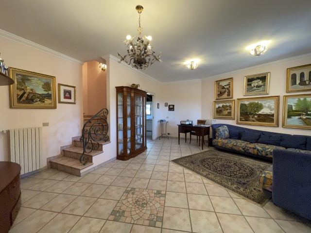 Image No.1-3 Bed Villa for sale