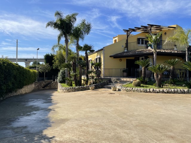 Image No.34-3 Bed Villa for sale