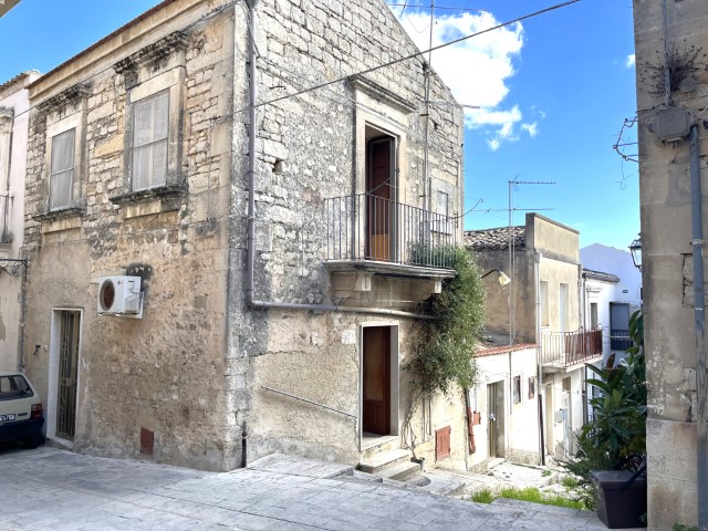 Image No.1-2 Bed House for sale
