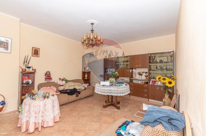 Image No.11-3 Bed House for sale