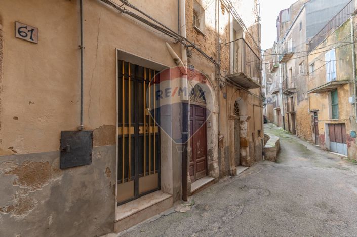 Image No.2-3 Bed House for sale