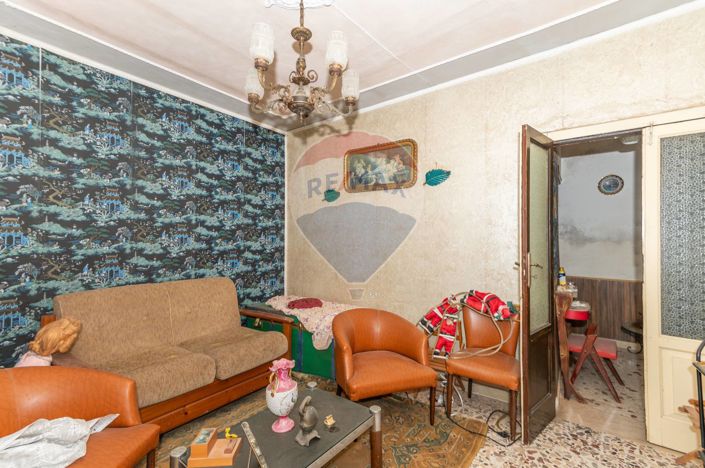 Image No.8-3 Bed House for sale