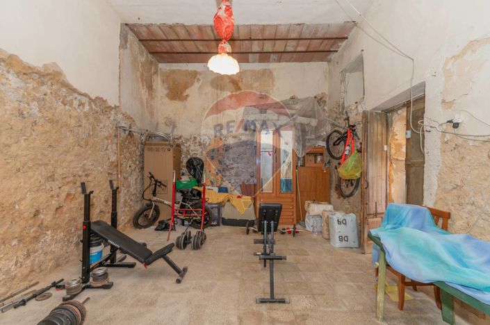 Image No.25-2 Bed House for sale