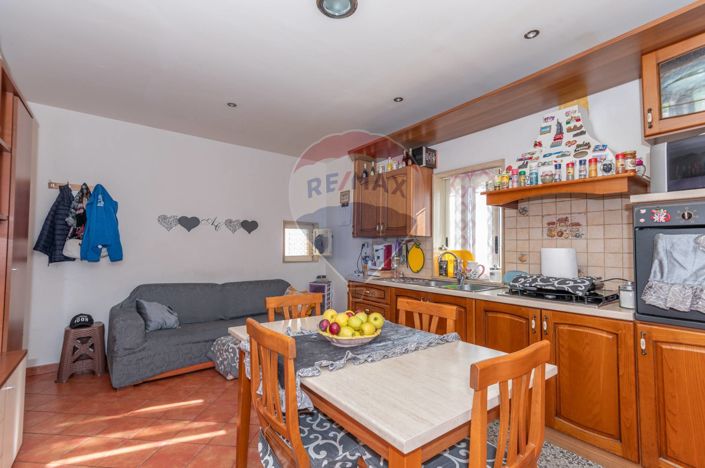 Image No.9-2 Bed House for sale