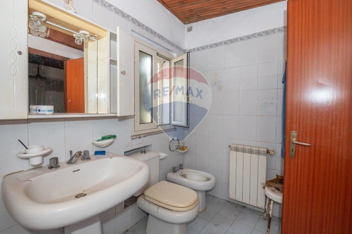 Image No.8-2 Bed House for sale