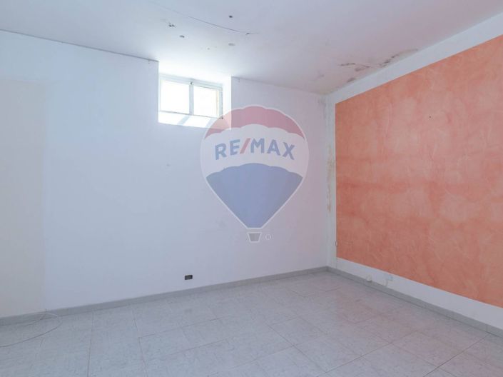 Image No.15-2 Bed House for sale