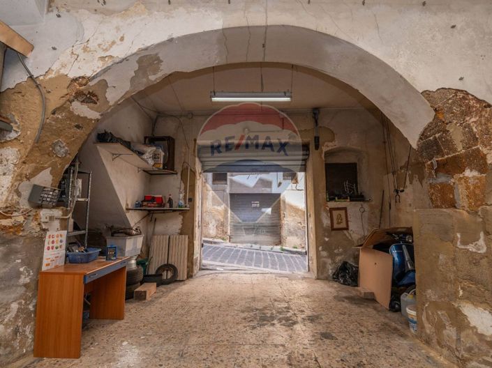 Image No.23-2 Bed House for sale