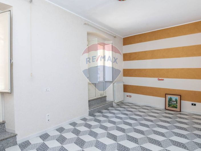 Image No.3-2 Bed House for sale