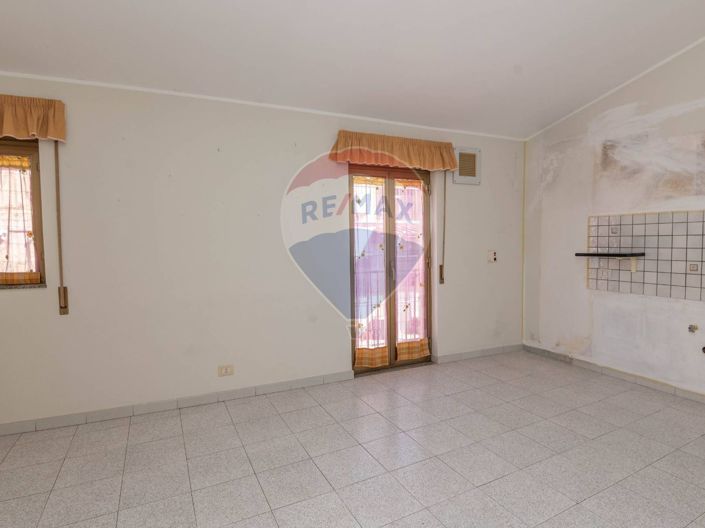 Image No.9-2 Bed House for sale