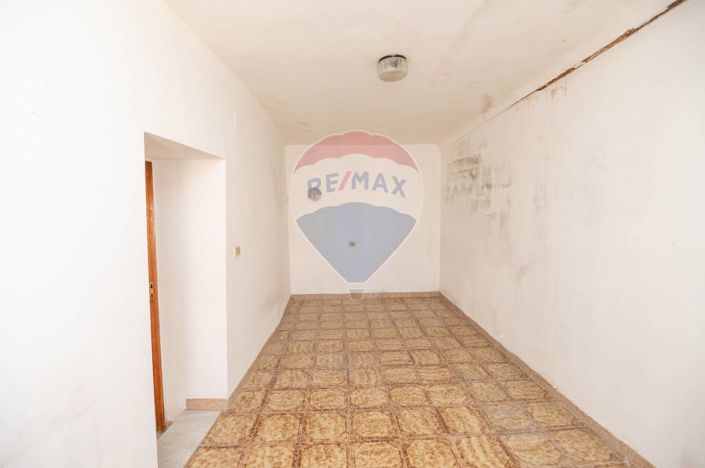 Image No.12-3 Bed House for sale