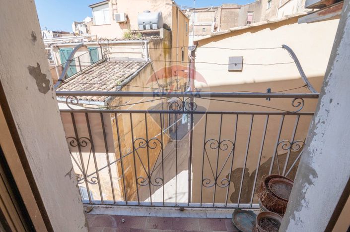 Image No.25-3 Bed House for sale