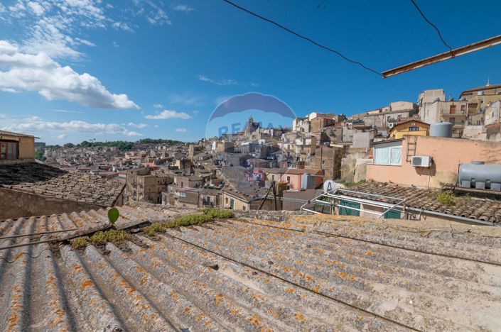 Image No.26-3 Bed House for sale